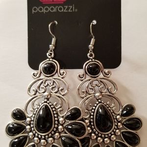 Paparazzi Black Earrings